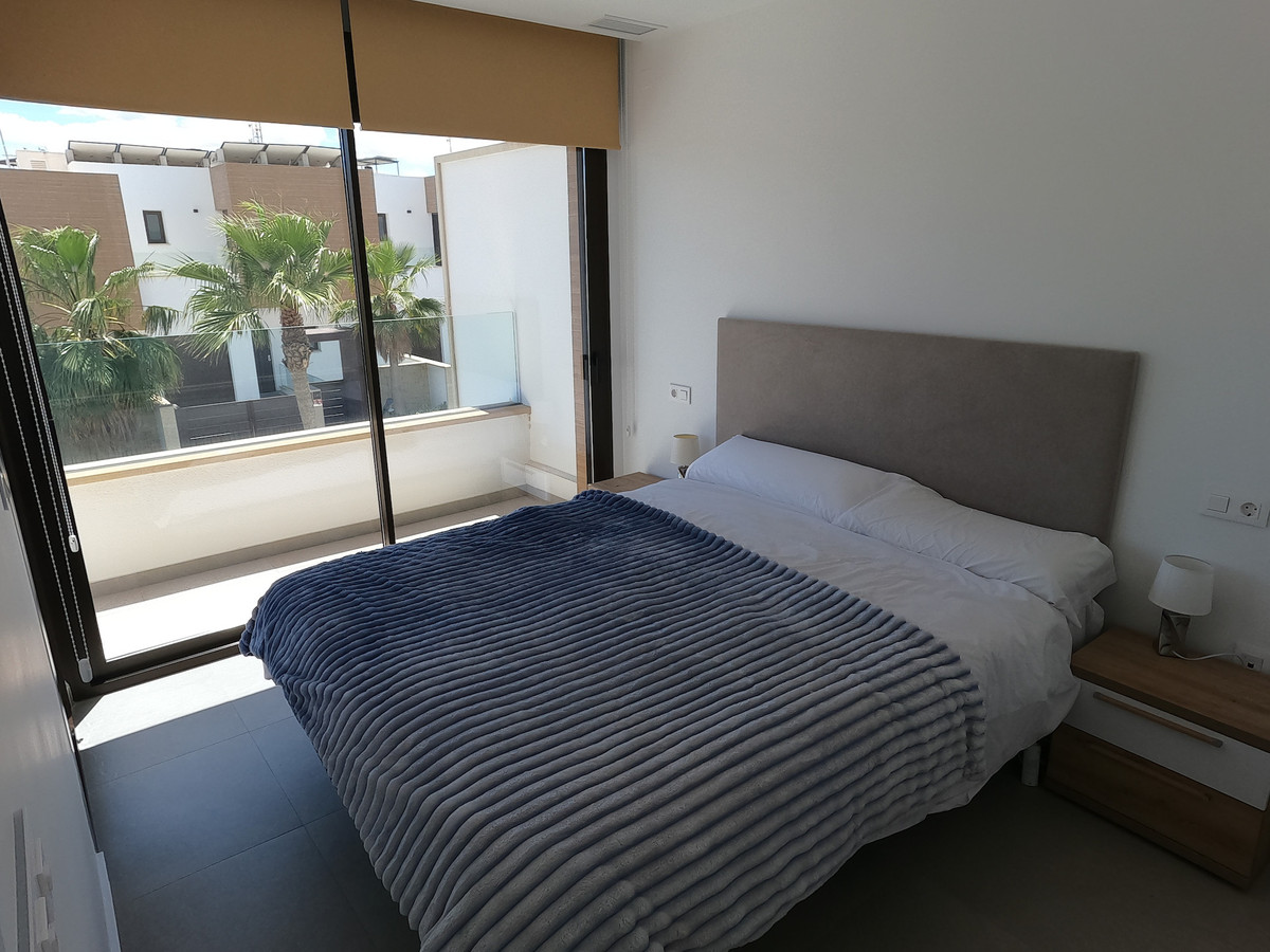For sale - 4 Bedroom 4 Bathroom House - Detached Villa in Algorfa - La Finca Golf  - Alicante