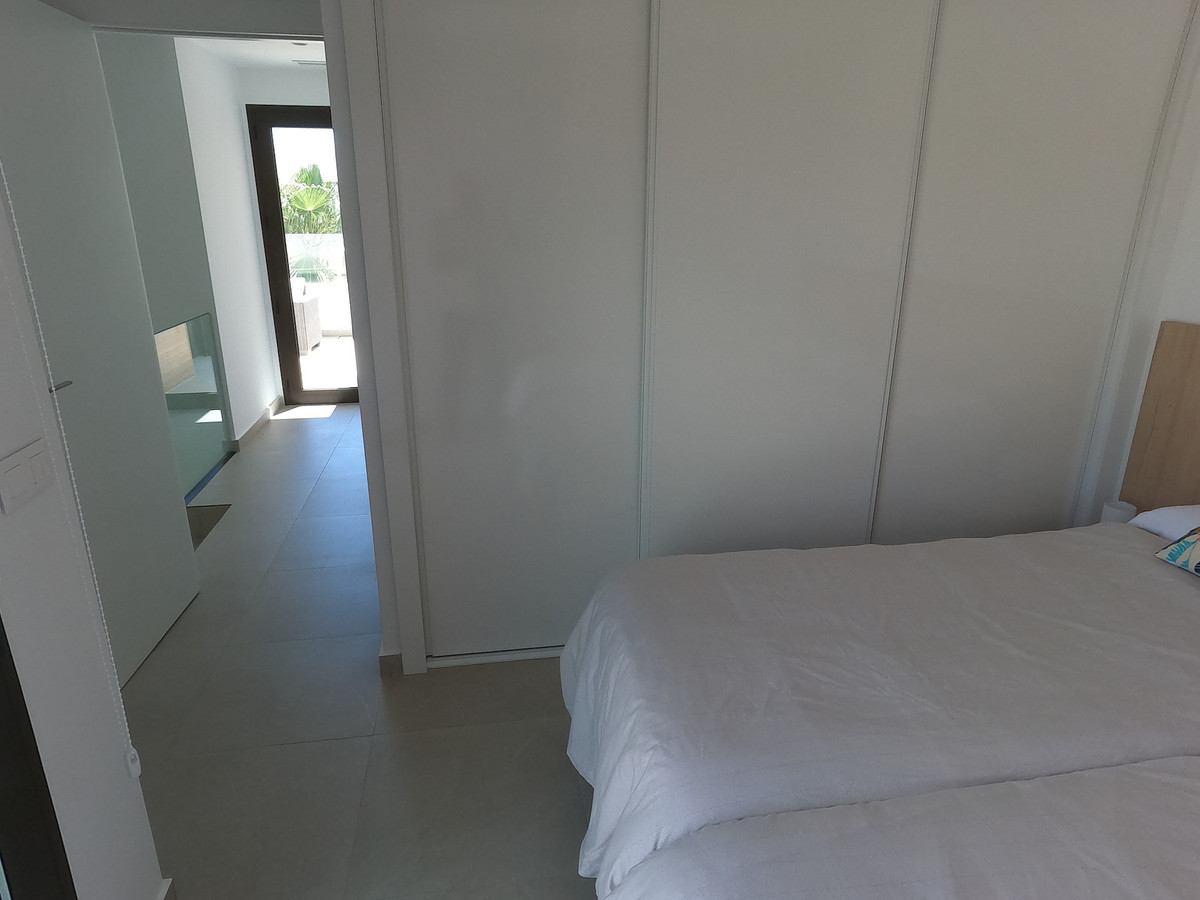 For sale - 4 Bedroom 4 Bathroom House - Detached Villa in Algorfa - La Finca Golf  - Alicante