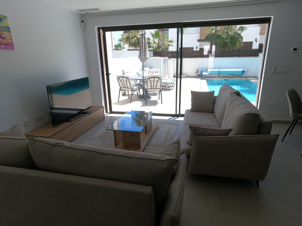 For sale - 4 Bedroom 4 Bathroom House - Detached Villa in Algorfa - La Finca Golf  - Alicante