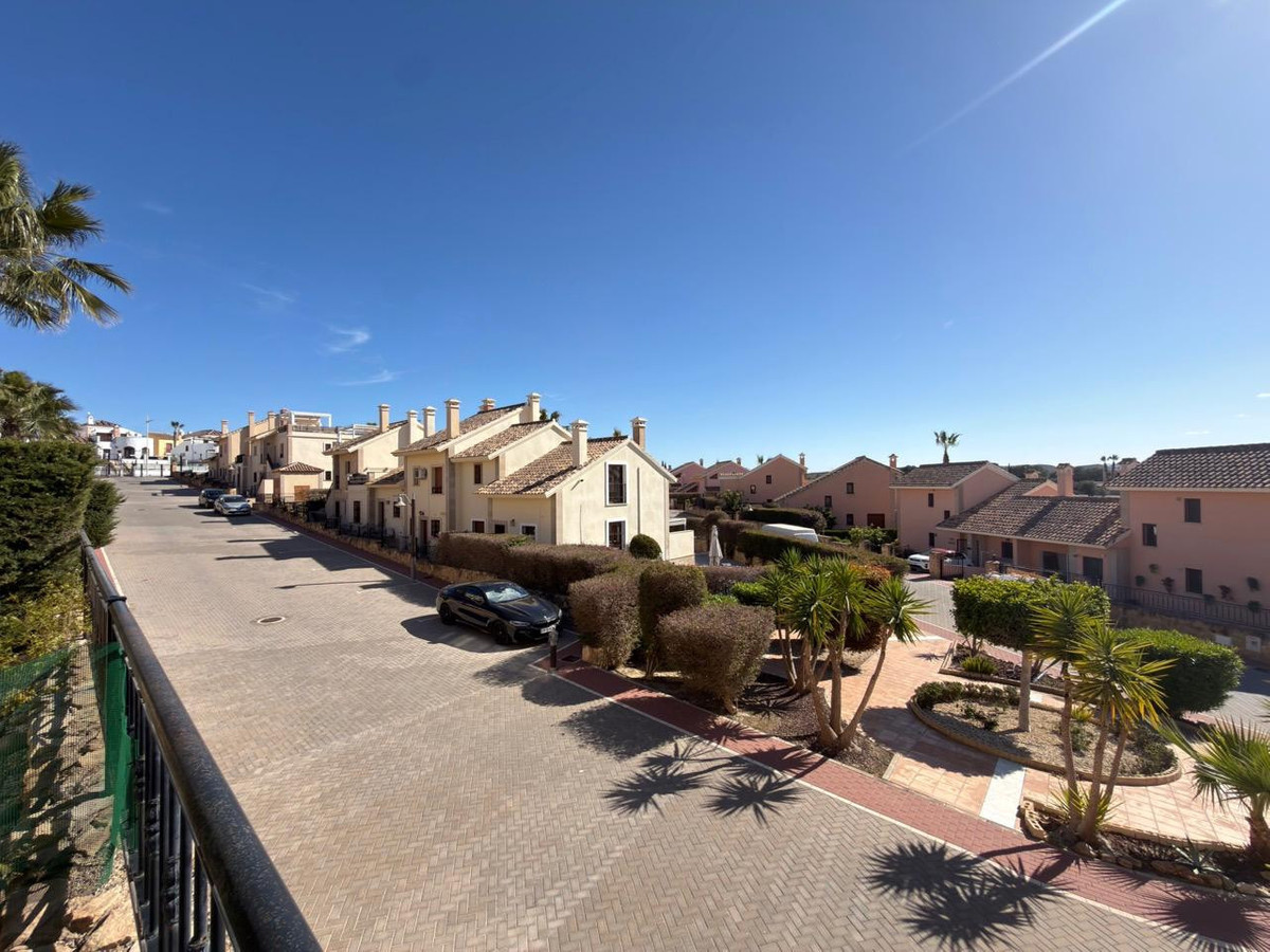For sale - 2 Bedroom 2 Bathroom House - Bungalow in Algorfa - La Finca Golf  - Alicante