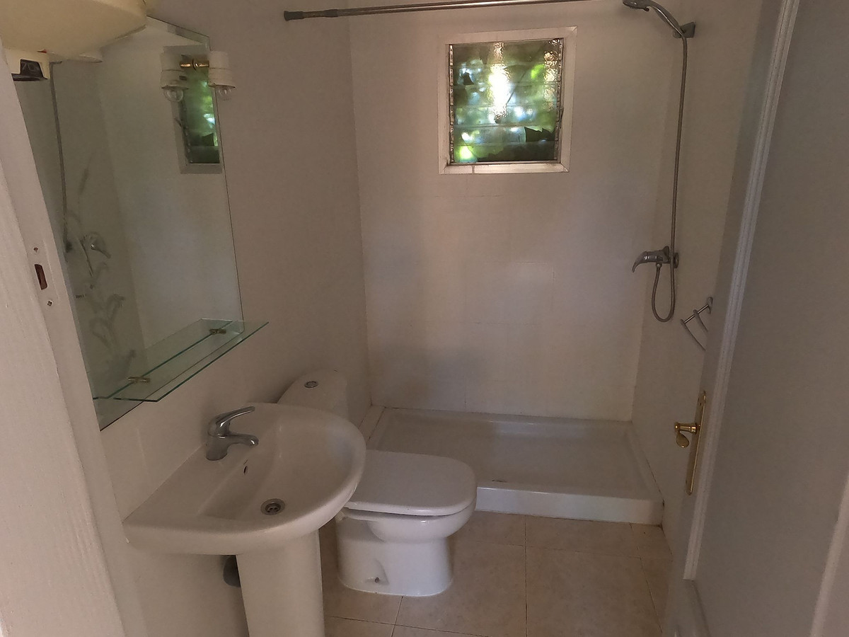 For sale - 4 Bedroom 2 Bathroom House - Detached Villa in Dolores - Dolores Centro  - Alicante