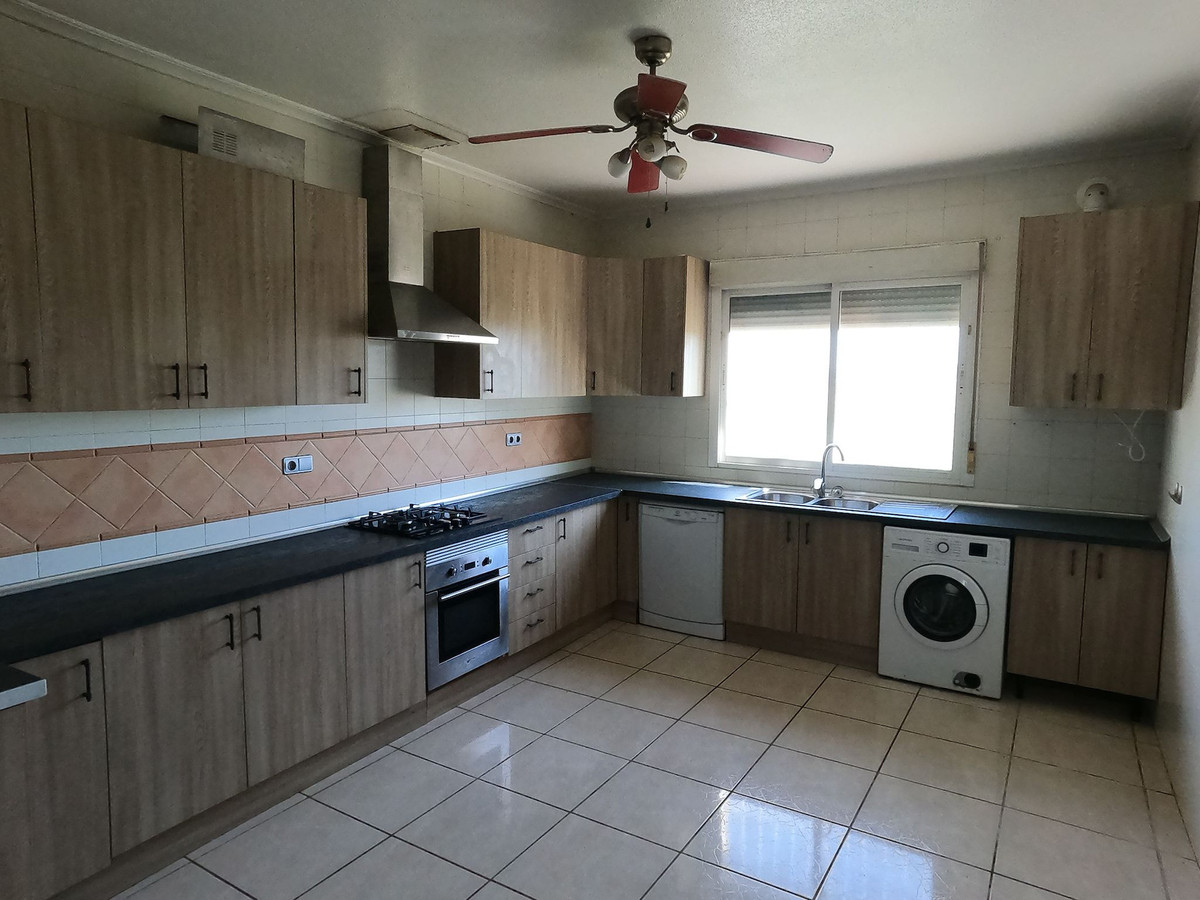 For sale - 4 Bedroom 2 Bathroom House - Detached Villa in Dolores - Dolores Centro  - Alicante