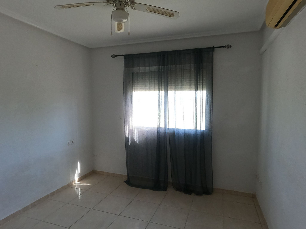 For sale - 4 Bedroom 2 Bathroom House - Detached Villa in Dolores - Dolores Centro  - Alicante