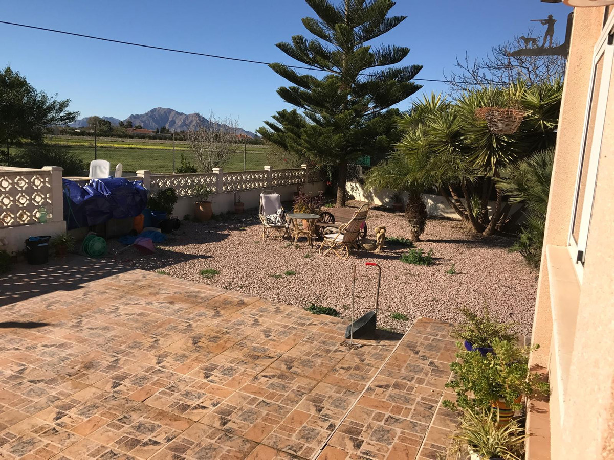 For sale - 4 Bedroom 2 Bathroom House - Detached Villa in Dolores - Dolores Centro  - Alicante