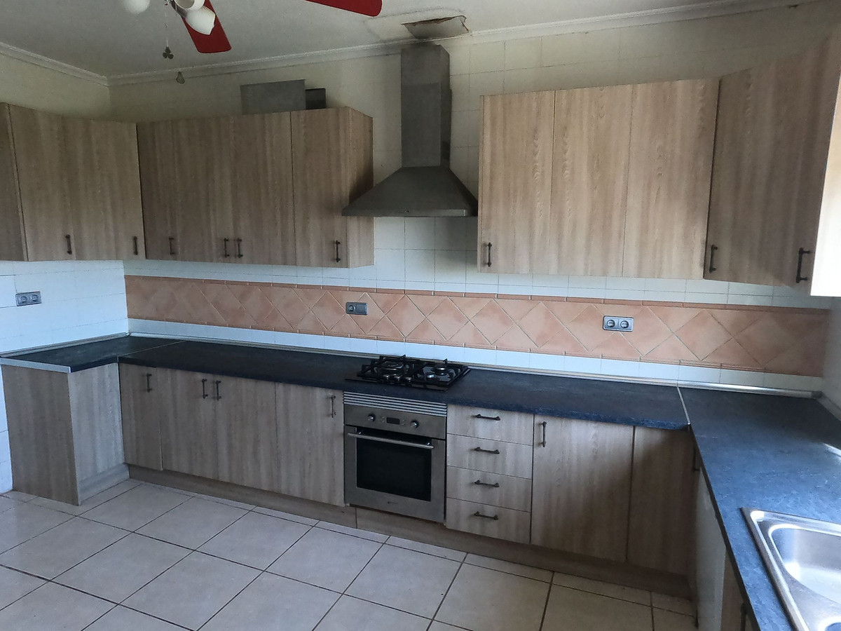 For sale - 4 Bedroom 2 Bathroom House - Detached Villa in Dolores - Dolores Centro  - Alicante