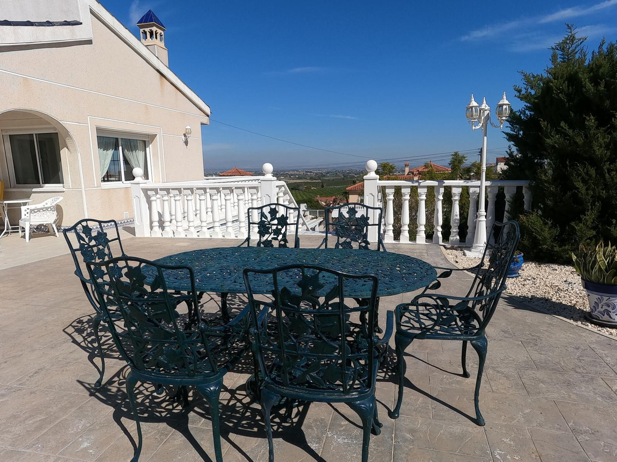 For sale - 4 Bedroom 3 Bathroom House - Detached Villa in Algorfa - Algorfa Centro  - Alicante