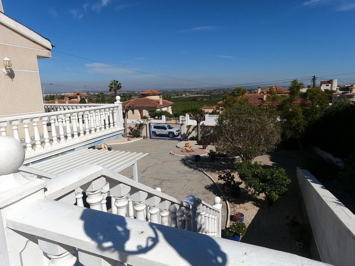 For sale - 4 Bedroom 3 Bathroom House - Detached Villa in Algorfa - Algorfa Centro  - Alicante