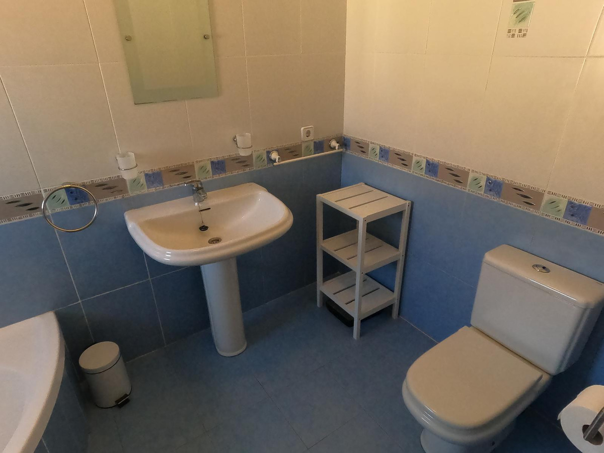 For sale - 4 Bedroom 3 Bathroom House - Detached Villa in Algorfa - Algorfa Centro  - Alicante