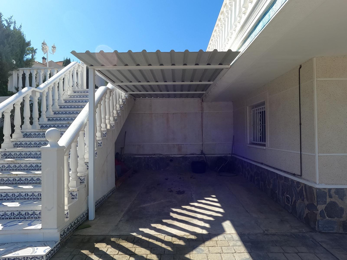 For sale - 4 Bedroom 3 Bathroom House - Detached Villa in Algorfa - Algorfa Centro  - Alicante
