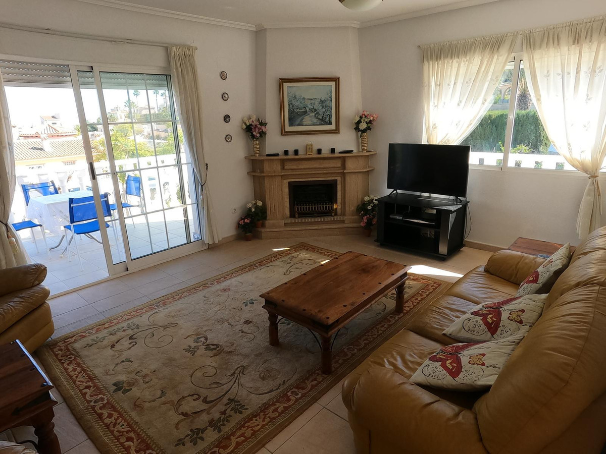 For sale - 4 Bedroom 3 Bathroom House - Detached Villa in Algorfa - Algorfa Centro  - Alicante