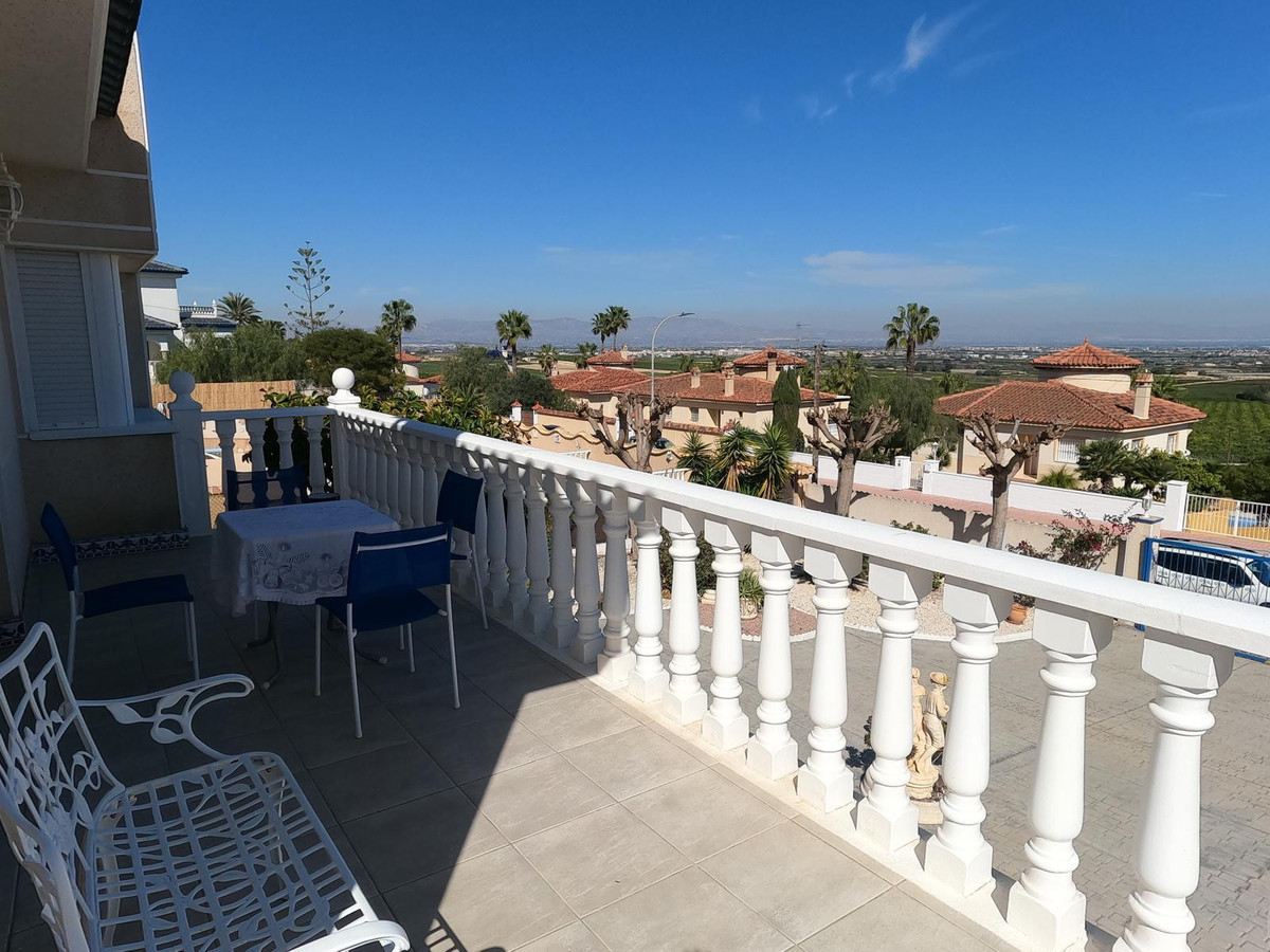 For sale - 4 Bedroom 3 Bathroom House - Detached Villa in Algorfa - Algorfa Centro  - Alicante