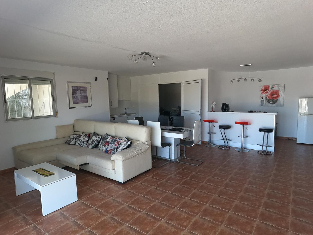 For sale - 4 Bedroom 3 Bathroom House - Detached Villa in Algorfa - Algorfa Centro  - Alicante