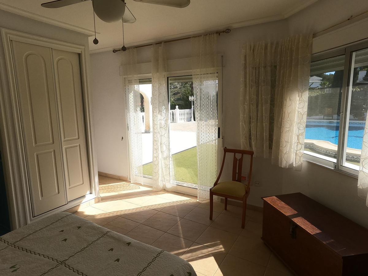For sale - 4 Bedroom 3 Bathroom House - Detached Villa in Algorfa - Algorfa Centro  - Alicante