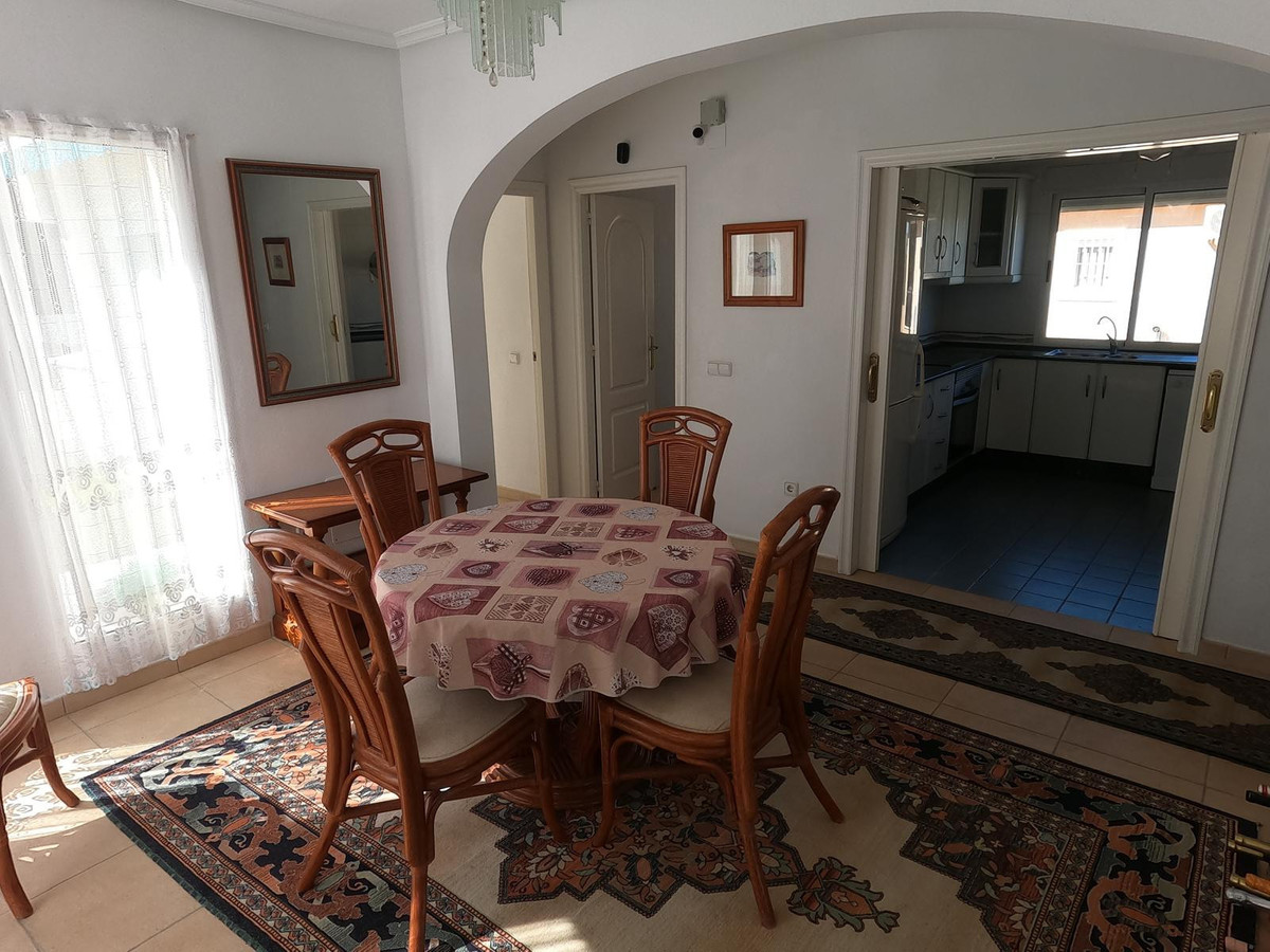 For sale - 4 Bedroom 3 Bathroom House - Detached Villa in Algorfa - Algorfa Centro  - Alicante