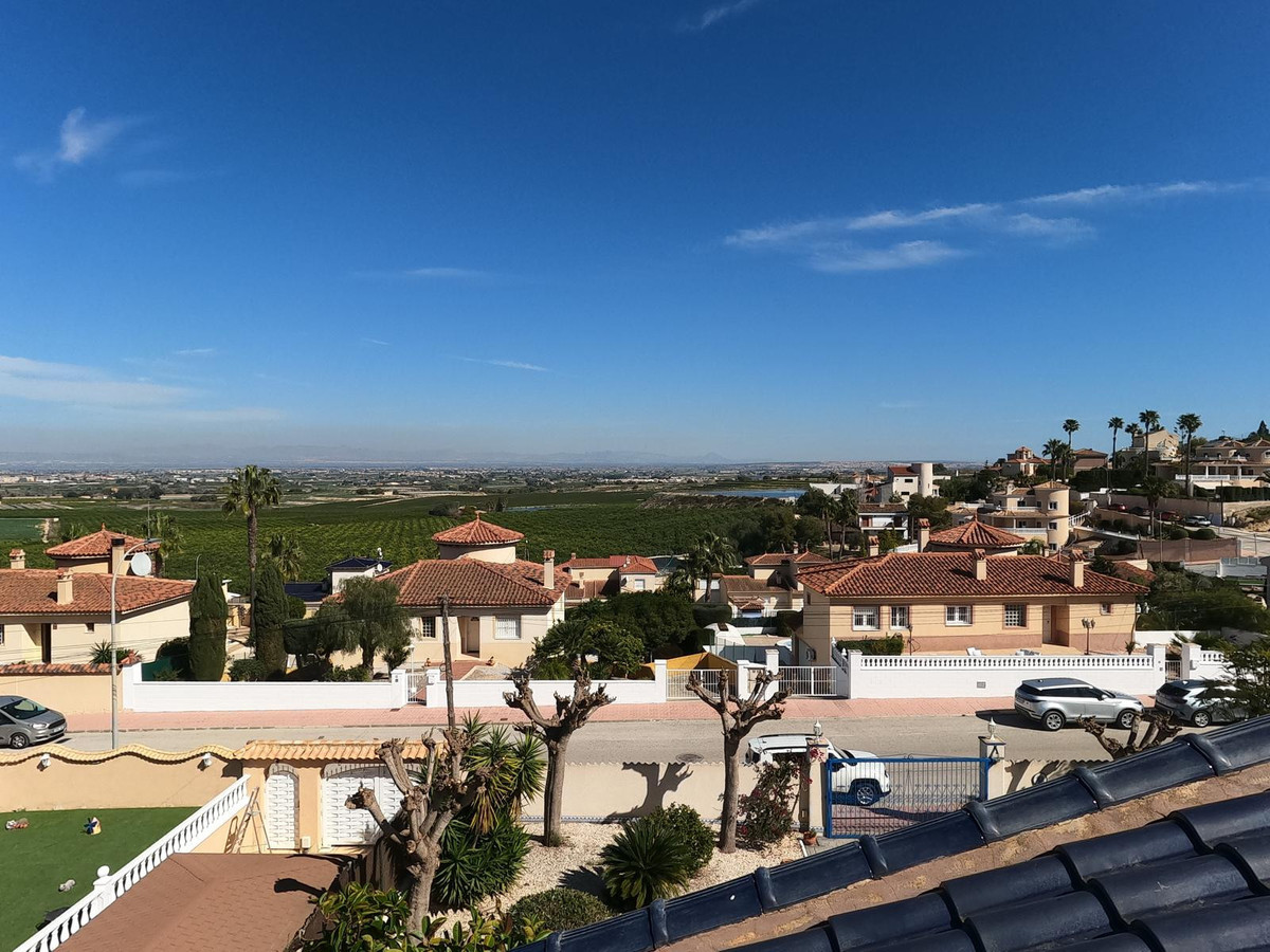 For sale - 4 Bedroom 3 Bathroom House - Detached Villa in Algorfa - Algorfa Centro  - Alicante