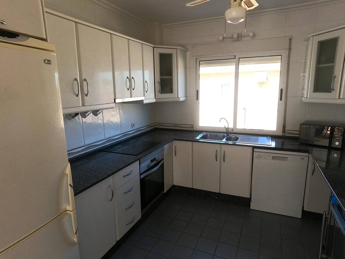 For sale - 4 Bedroom 3 Bathroom House - Detached Villa in Algorfa - Algorfa Centro  - Alicante