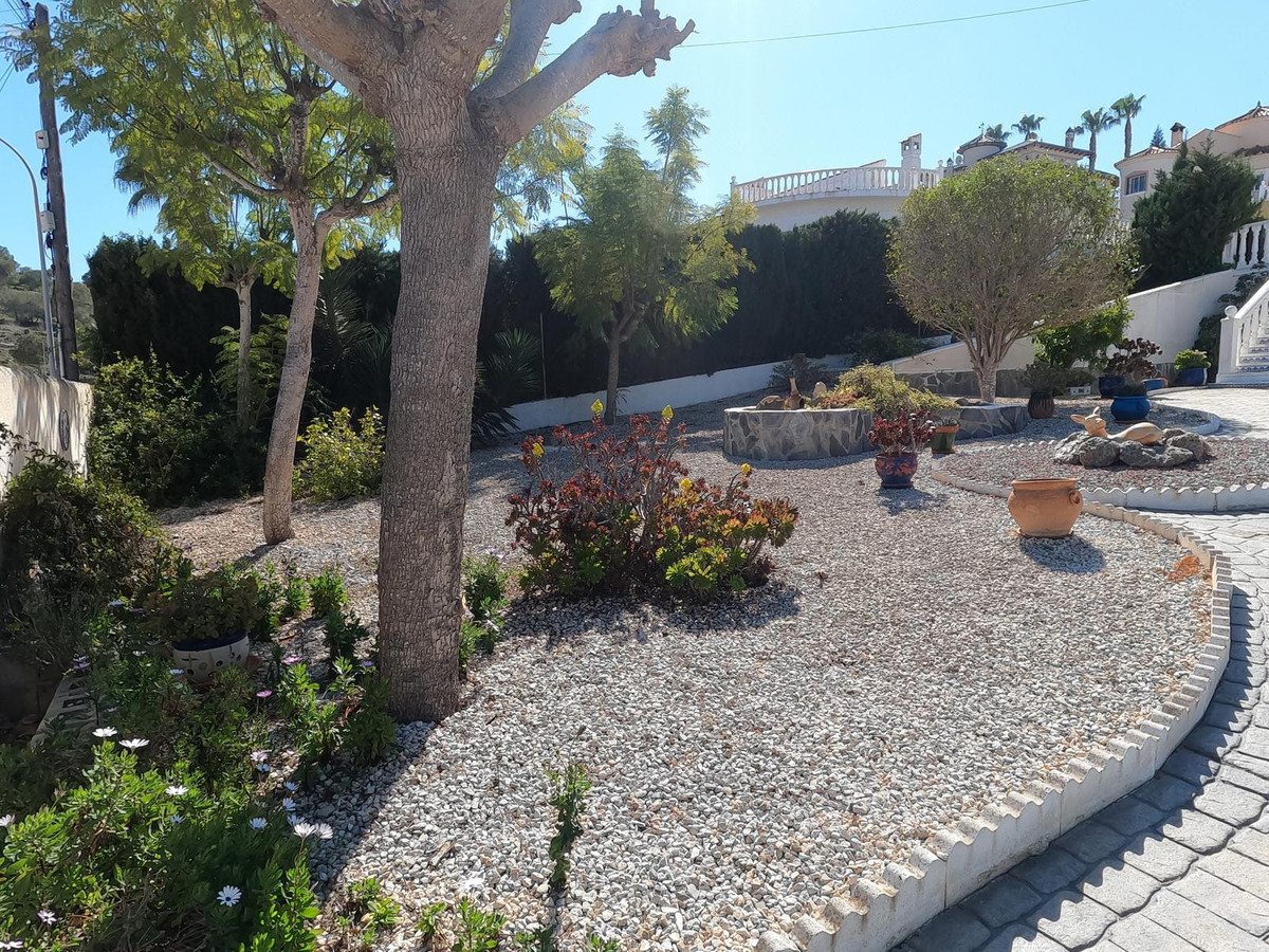 For sale - 4 Bedroom 3 Bathroom House - Detached Villa in Algorfa - Algorfa Centro  - Alicante