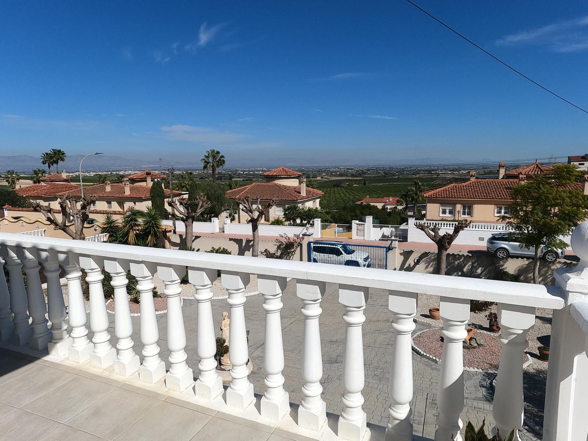 For sale - 4 Bedroom 3 Bathroom House - Detached Villa in Algorfa - Algorfa Centro  - Alicante