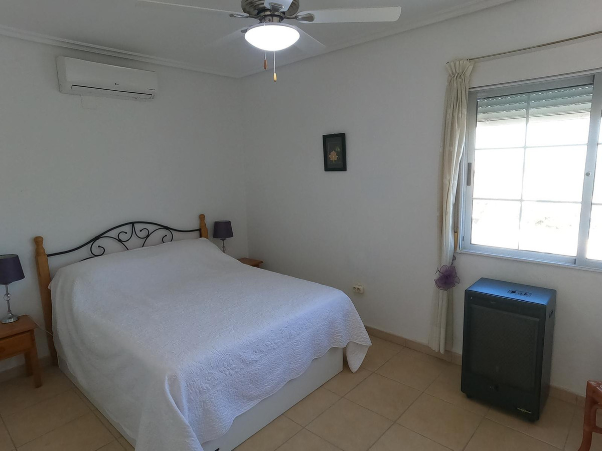 For sale - 4 Bedroom 3 Bathroom House - Detached Villa in Algorfa - Algorfa Centro  - Alicante