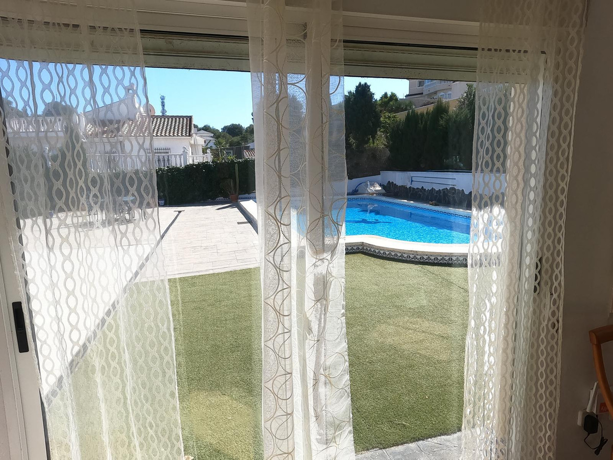 For sale - 4 Bedroom 3 Bathroom House - Detached Villa in Algorfa - Algorfa Centro  - Alicante