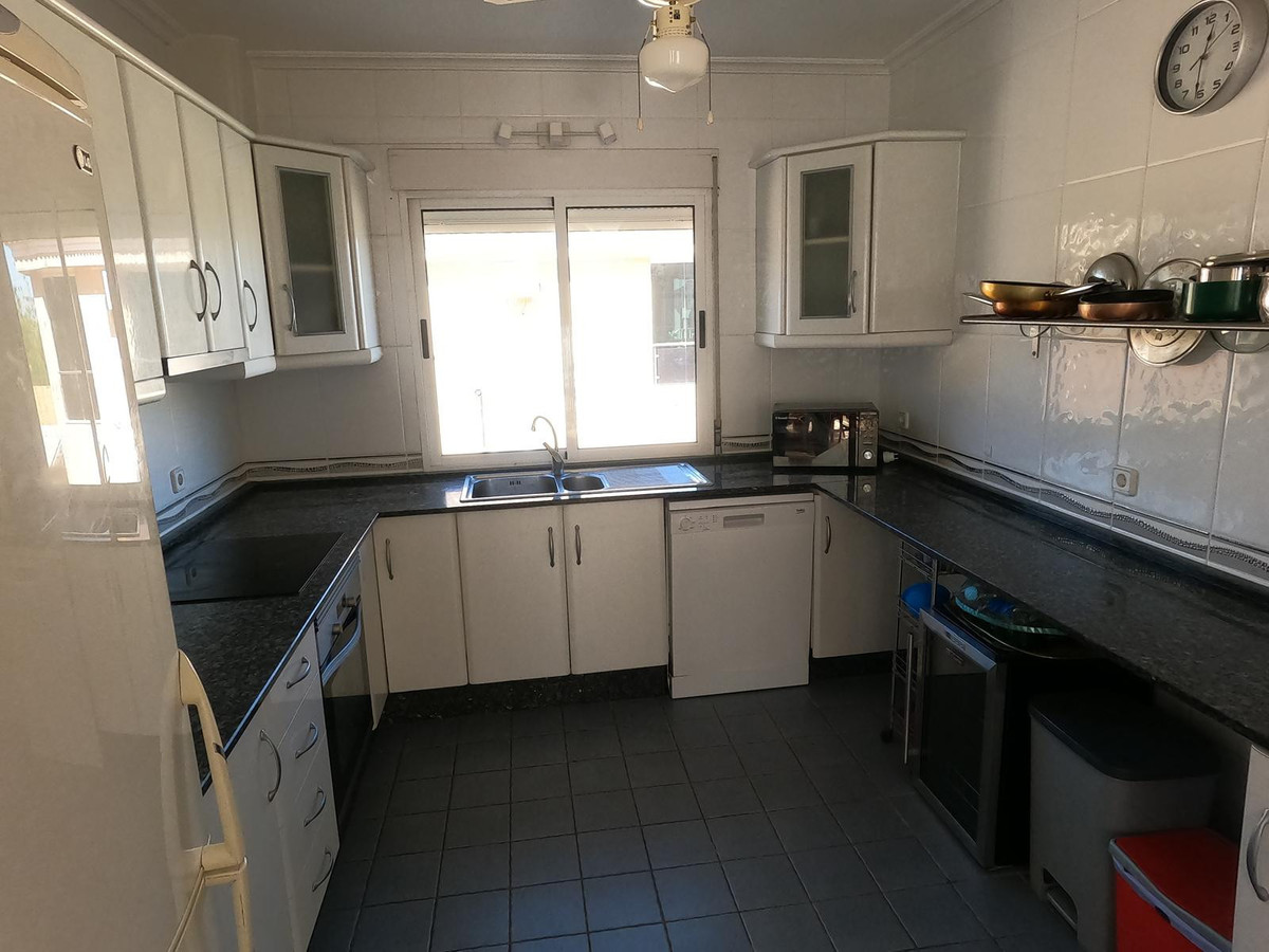 For sale - 4 Bedroom 3 Bathroom House - Detached Villa in Algorfa - Algorfa Centro  - Alicante