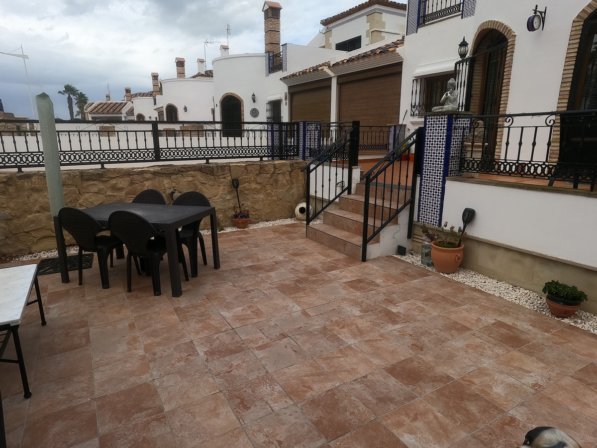 For sale - 3 Bedroom 2 Bathroom House - Detached Villa in Algorfa - La Finca Golf  - Alicante