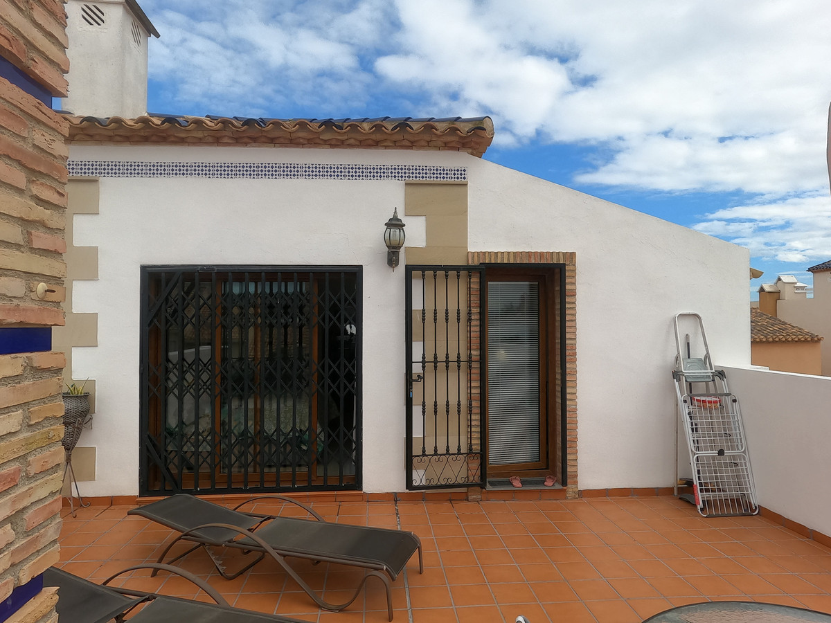 For sale - 3 Bedroom 2 Bathroom House - Detached Villa in Algorfa - La Finca Golf  - Alicante