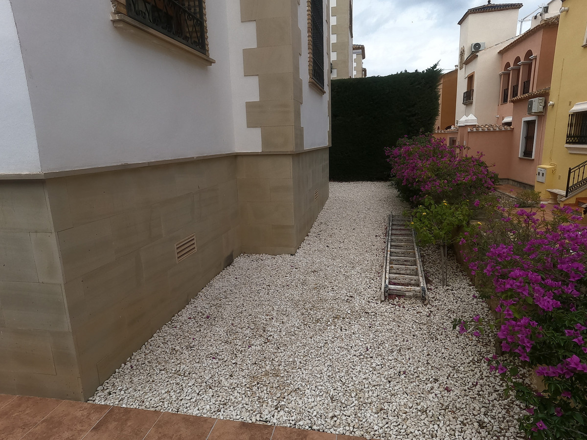For sale - 3 Bedroom 2 Bathroom House - Detached Villa in Algorfa - La Finca Golf  - Alicante
