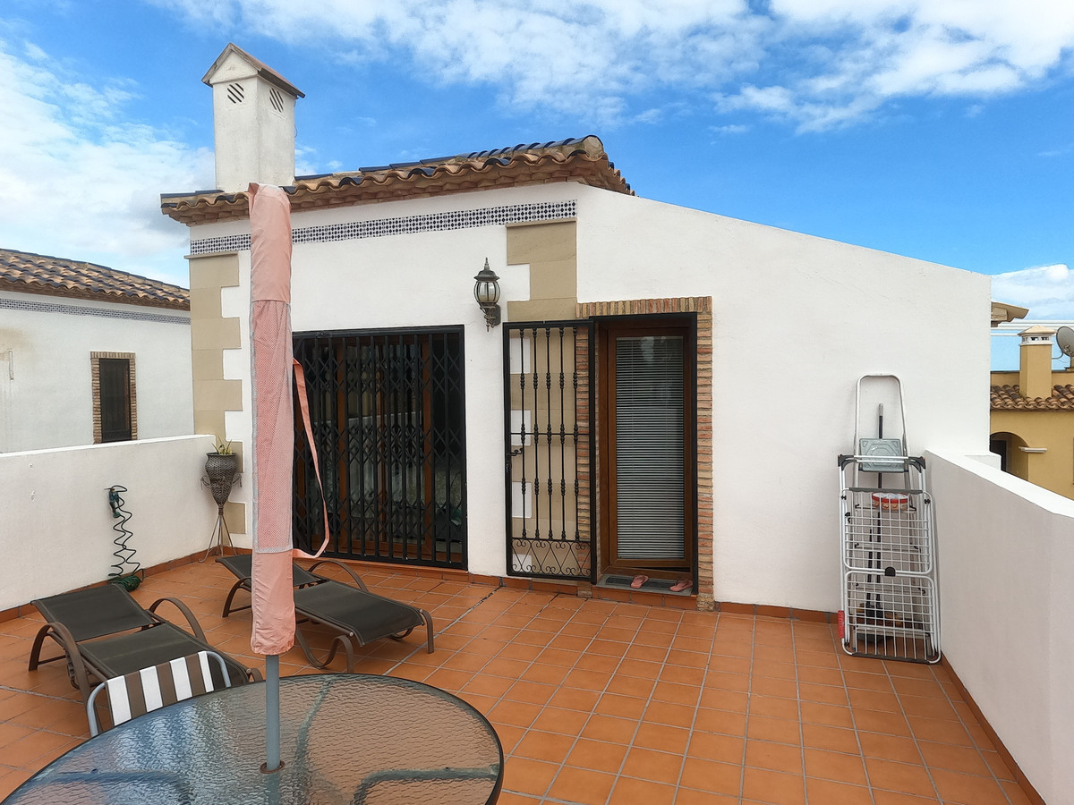 For sale - 3 Bedroom 2 Bathroom House - Detached Villa in Algorfa - La Finca Golf  - Alicante