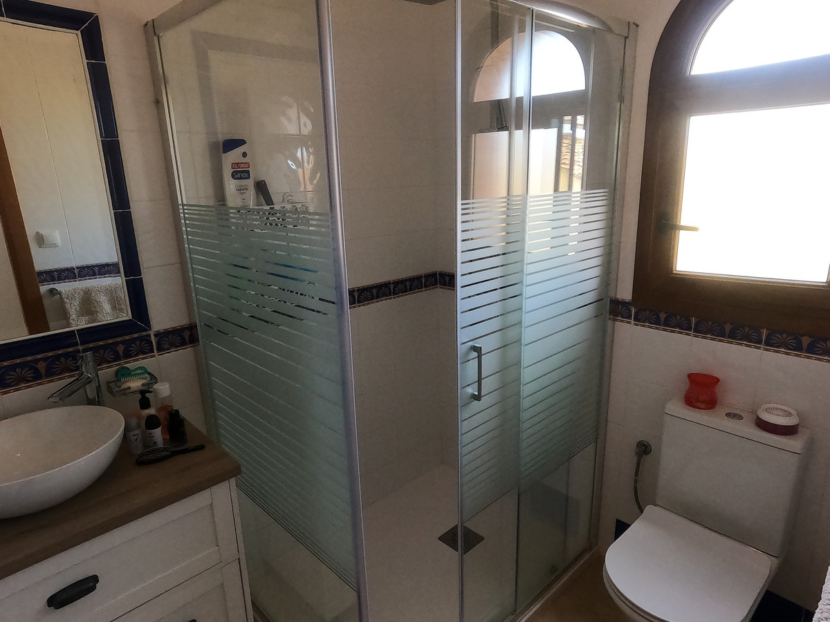 For sale - 3 Bedroom 2 Bathroom House - Detached Villa in Algorfa - La Finca Golf  - Alicante