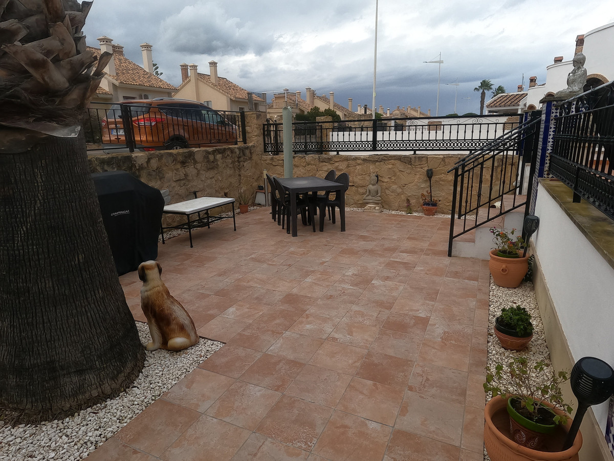 For sale - 3 Bedroom 2 Bathroom House - Detached Villa in Algorfa - La Finca Golf  - Alicante