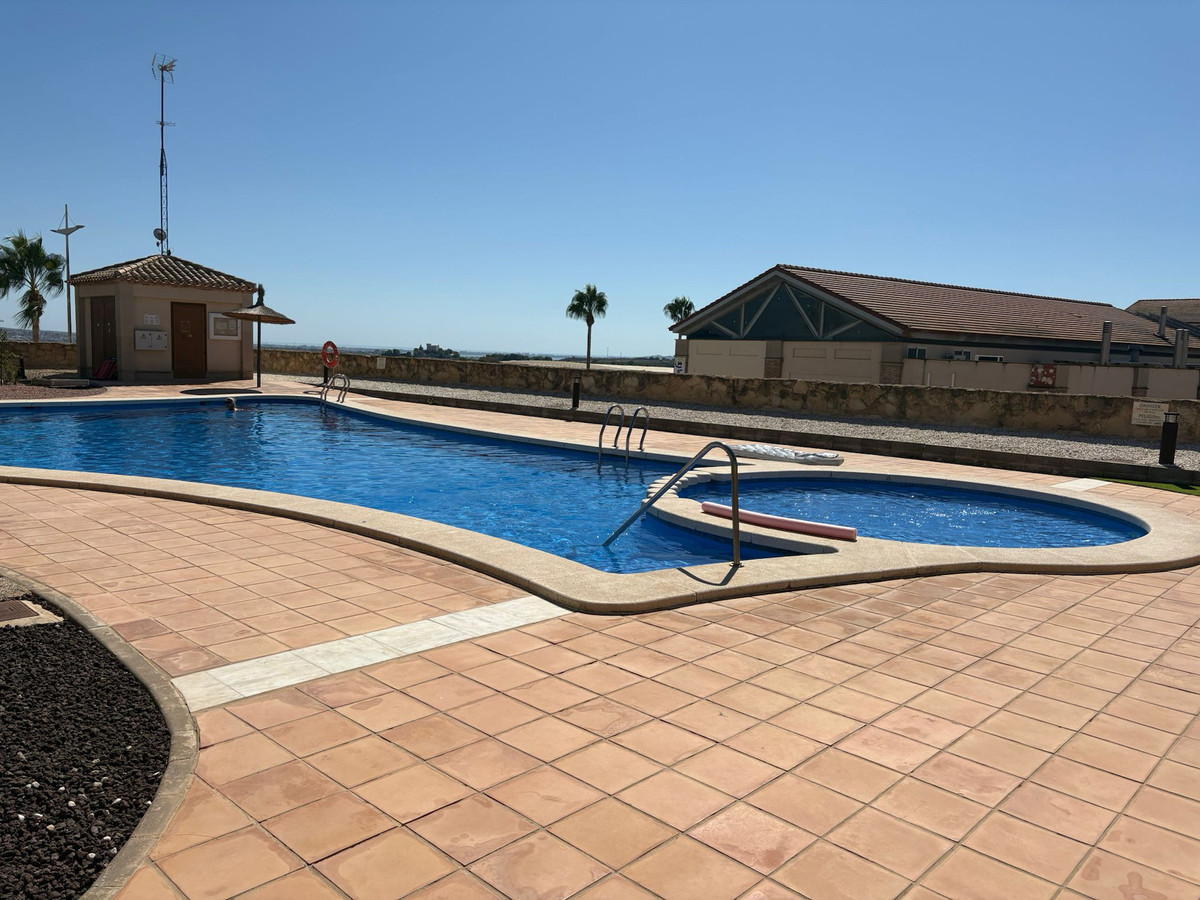 For sale - 3 Bedroom 2 Bathroom House - Detached Villa in Algorfa - La Finca Golf  - Alicante