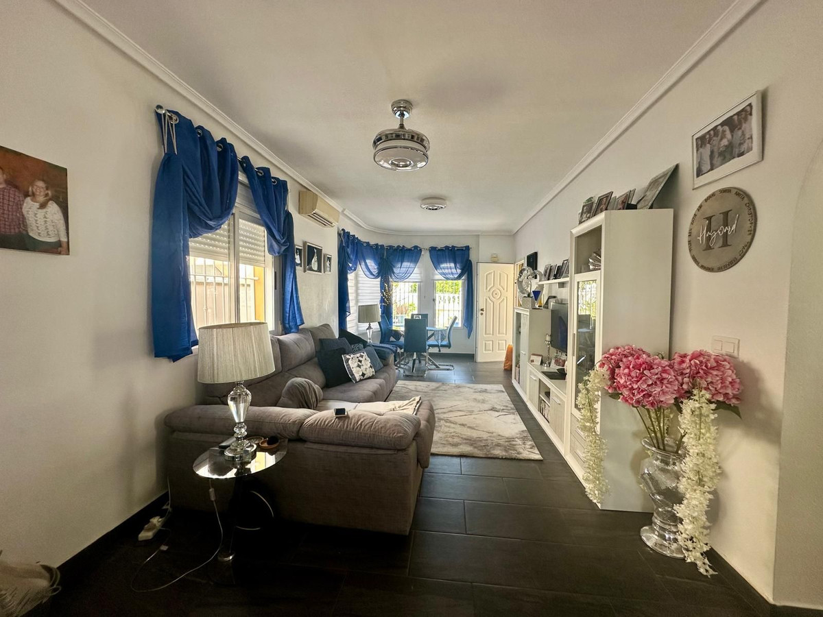 For sale - 2 Bedroom 1 Bathroom House - Detached Villa in Algorfa - Algorfa Centro  - Alicante