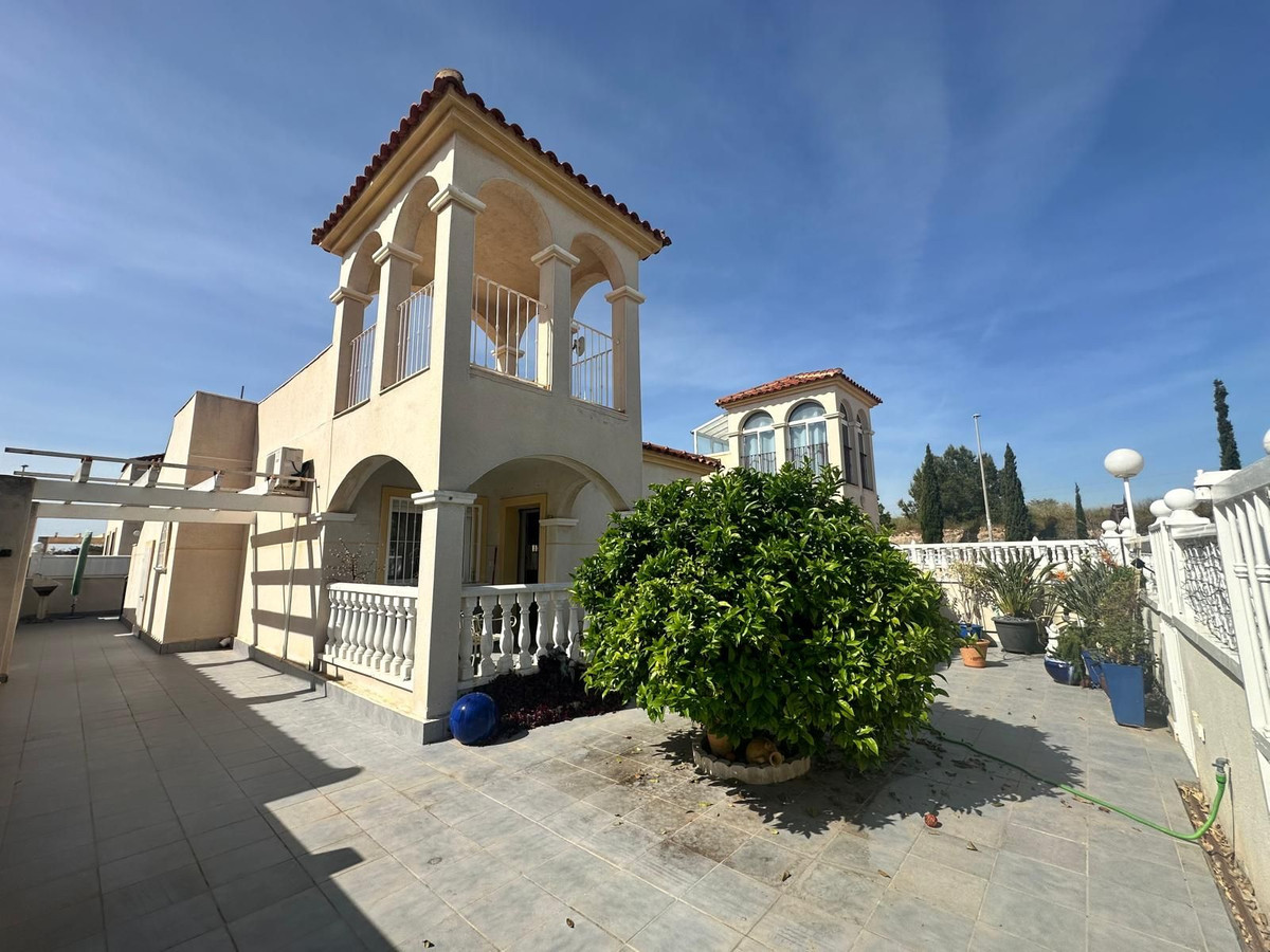 For sale - 2 Bedroom 1 Bathroom House - Detached Villa in Algorfa - Algorfa Centro  - Alicante