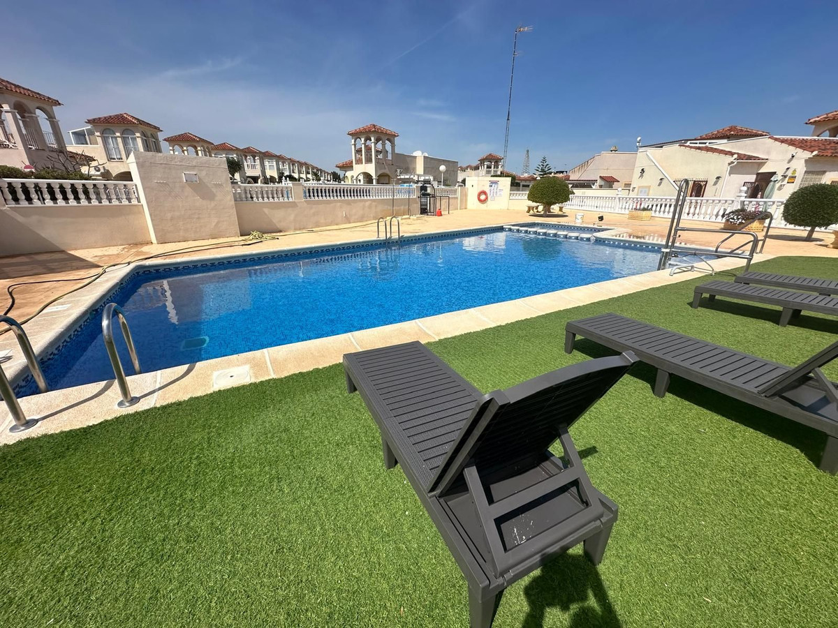 For sale - 2 Bedroom 1 Bathroom House - Detached Villa in Algorfa - Algorfa Centro  - Alicante