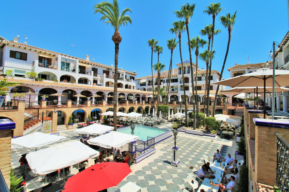 For sale - 2 Bedroom 2 Bathroom House - Townhouse in Orihuela - Villamartin  - Alicante
