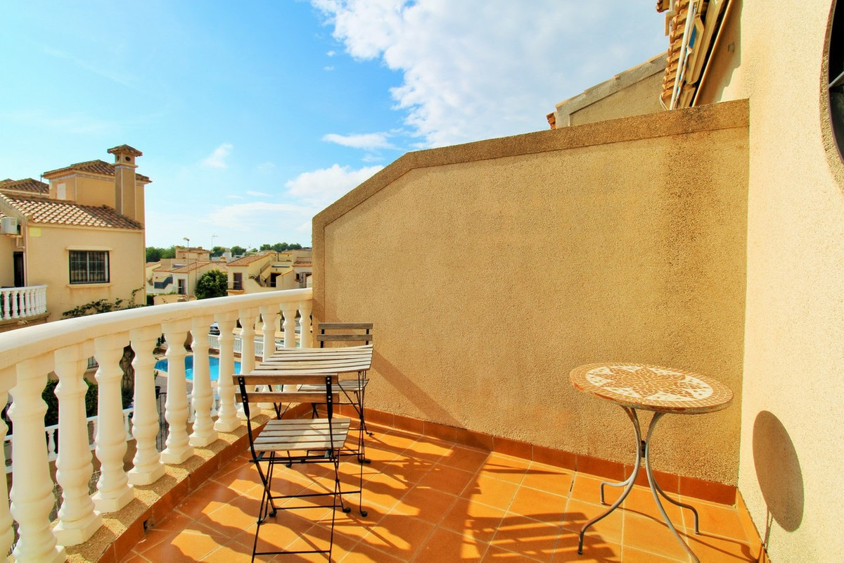 For sale - 2 Bedroom 2 Bathroom House - Townhouse in Orihuela - Villamartin  - Alicante
