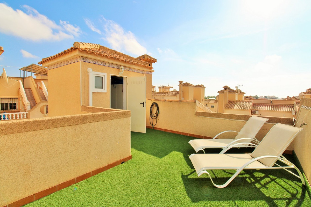 For sale - 2 Bedroom 2 Bathroom House - Townhouse in Orihuela - Villamartin  - Alicante