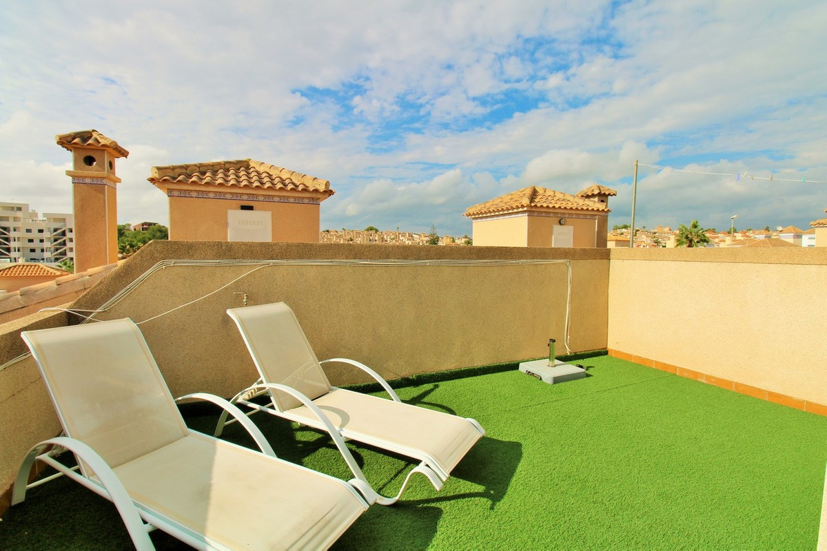 For sale - 2 Bedroom 2 Bathroom House - Townhouse in Orihuela - Villamartin  - Alicante
