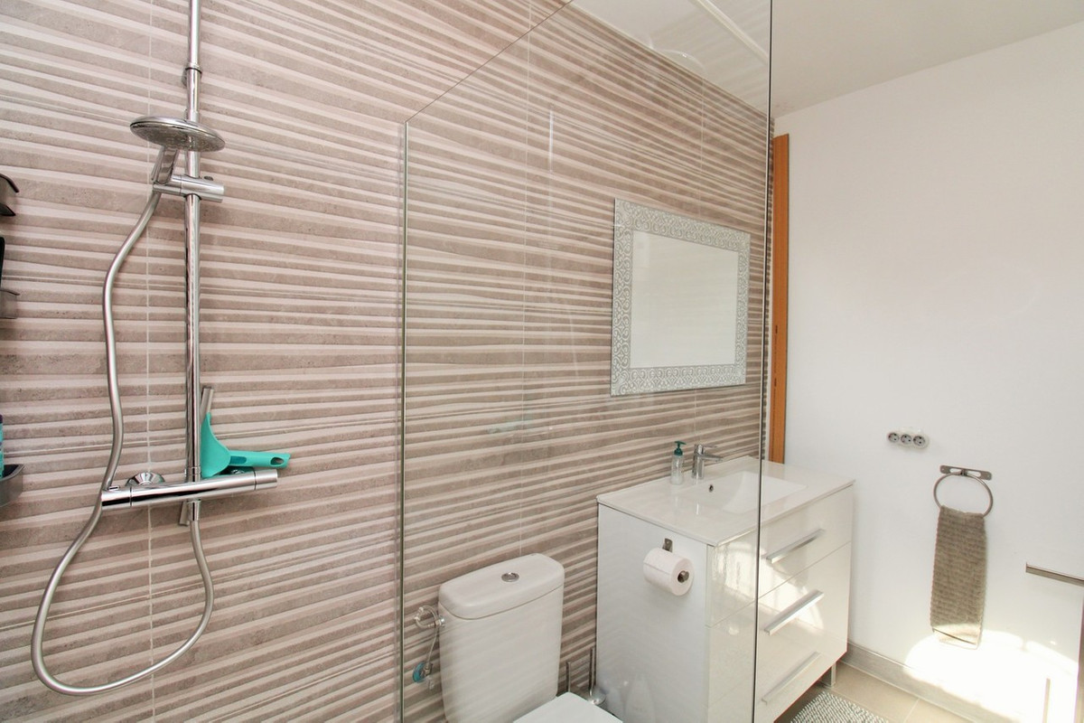 For sale - 2 Bedroom 2 Bathroom House - Townhouse in Orihuela - Villamartin  - Alicante