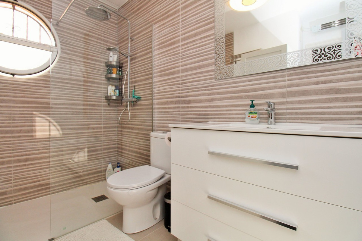 For sale - 2 Bedroom 2 Bathroom House - Townhouse in Orihuela - Villamartin  - Alicante