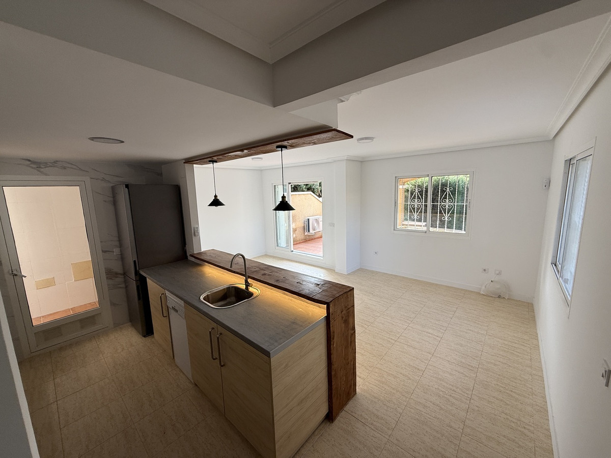 For sale - 3 Bedroom 2 Bathroom House - Townhouse in Orihuela - Mil Palmeras  - Alicante