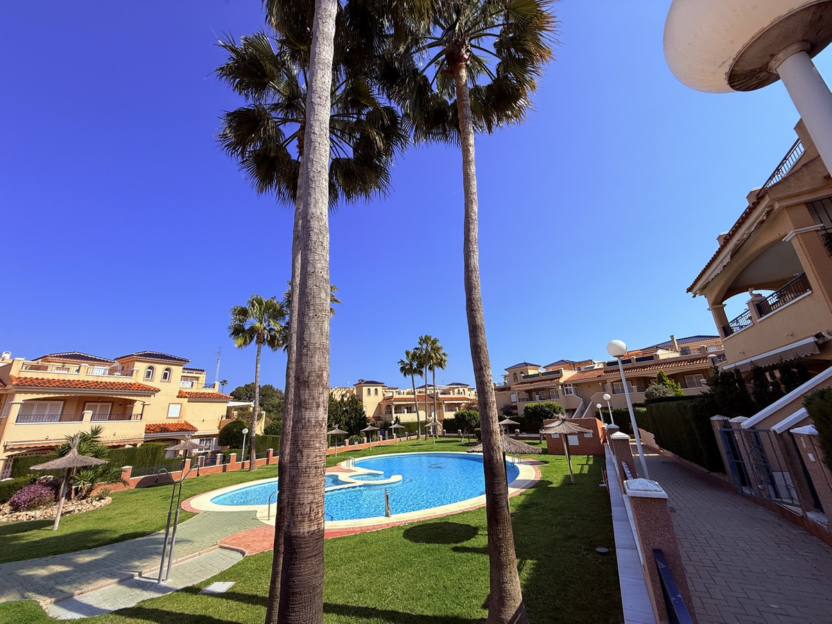 For sale - 3 Bedroom 2 Bathroom House - Townhouse in Orihuela - Mil Palmeras  - Alicante