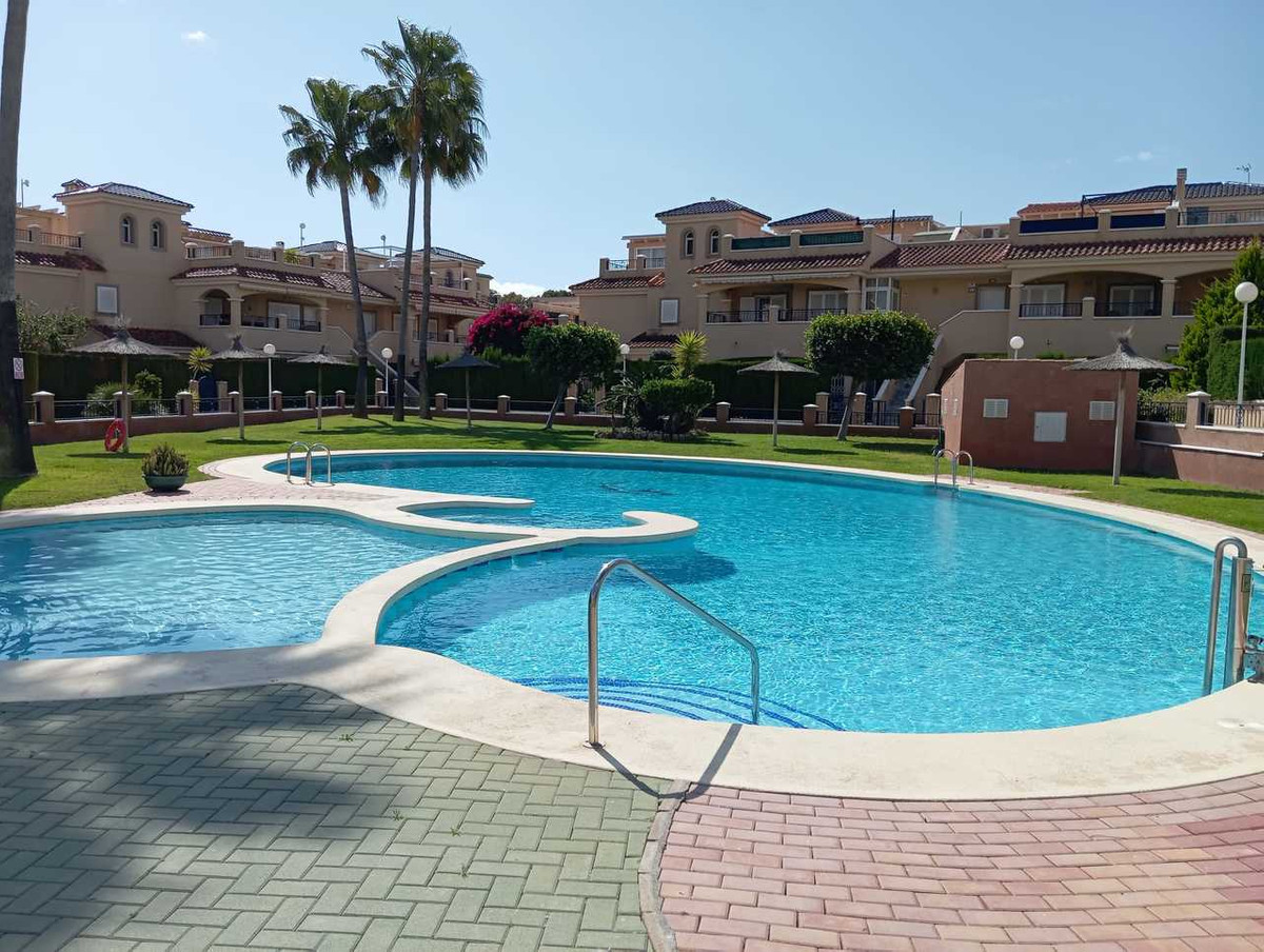 For sale - 3 Bedroom 2 Bathroom House - Townhouse in Orihuela - Mil Palmeras  - Alicante