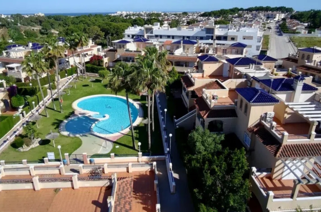 3 Bedroom 2 Bathroom House - Townhouse in Orihuela