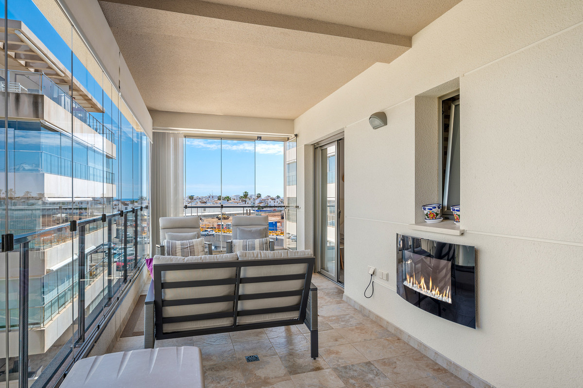 For sale - 2 Bedroom 2 Bathroom Apartment - Middle Floor Apartment in Orihuela - Los Dolses  - Alicante