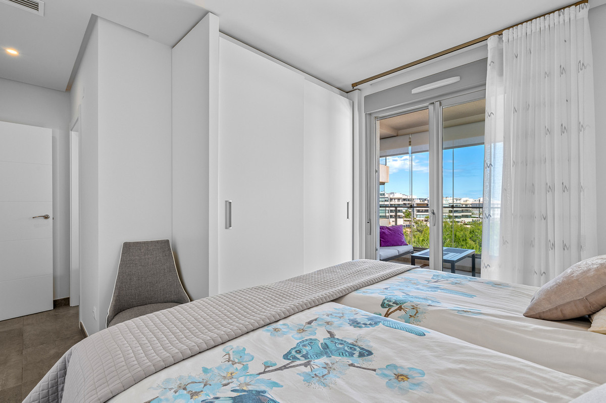 For sale - 2 Bedroom 2 Bathroom Apartment - Middle Floor Apartment in Orihuela - Los Dolses  - Alicante
