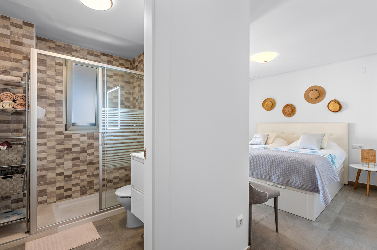 For sale - 2 Bedroom 2 Bathroom Apartment - Middle Floor Apartment in Orihuela - Los Dolses  - Alicante