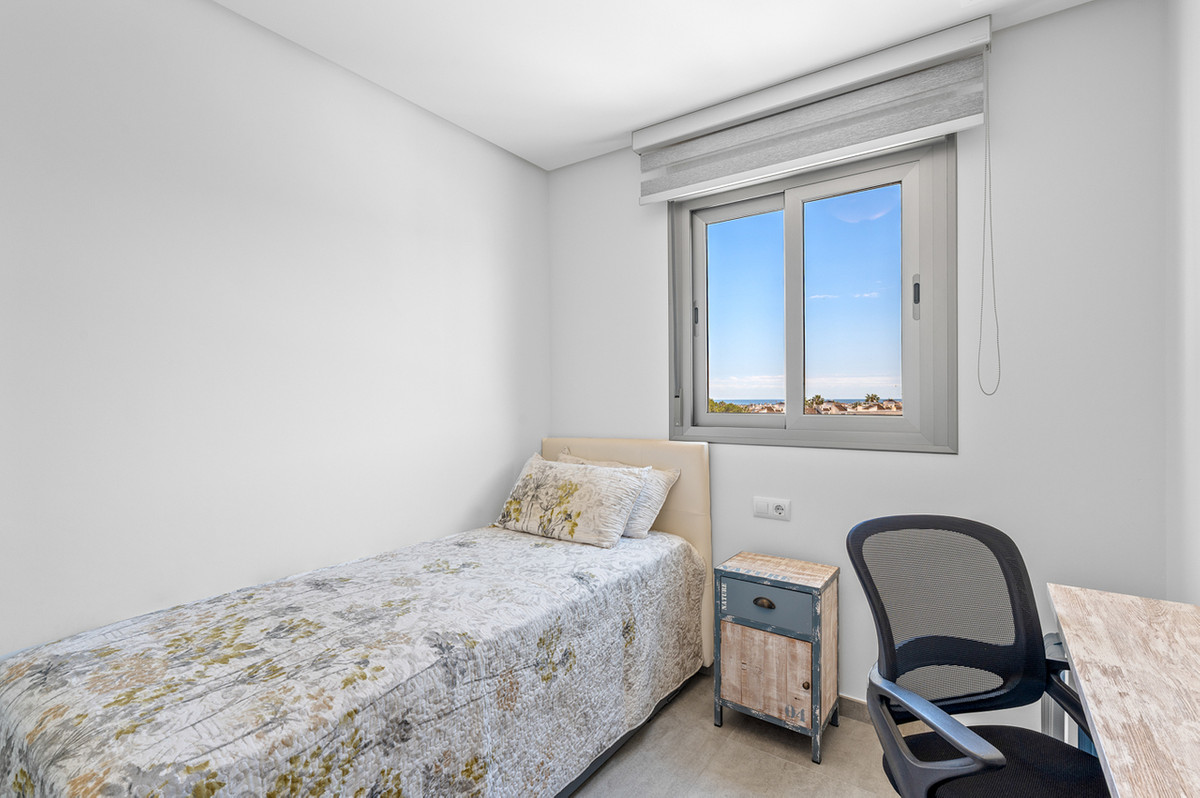 For sale - 2 Bedroom 2 Bathroom Apartment - Middle Floor Apartment in Orihuela - Los Dolses  - Alicante