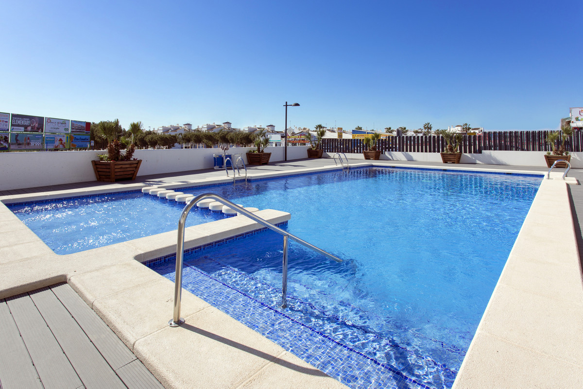 For sale - 2 Bedroom 2 Bathroom Apartment - Middle Floor Apartment in Orihuela - Los Dolses  - Alicante
